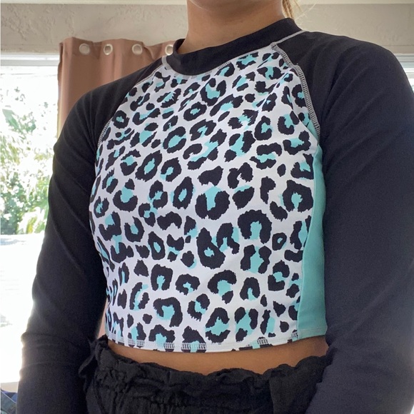 Cropped Circo Rashguard - Picture 5 of 7